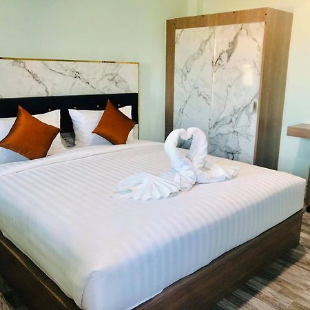 Anatasia Apartment Phuket Buitenkant foto