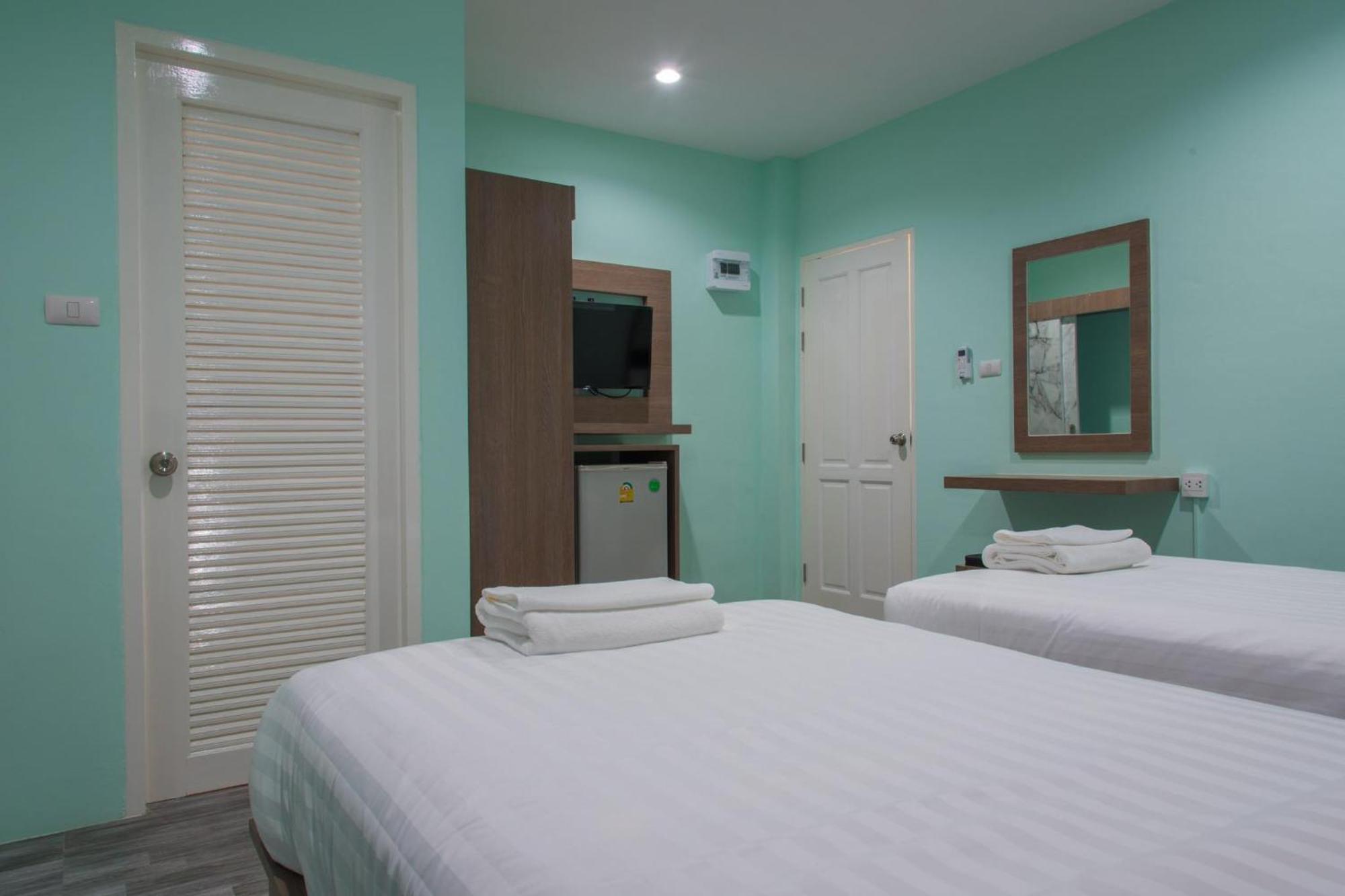 Anatasia Apartment Phuket Buitenkant foto