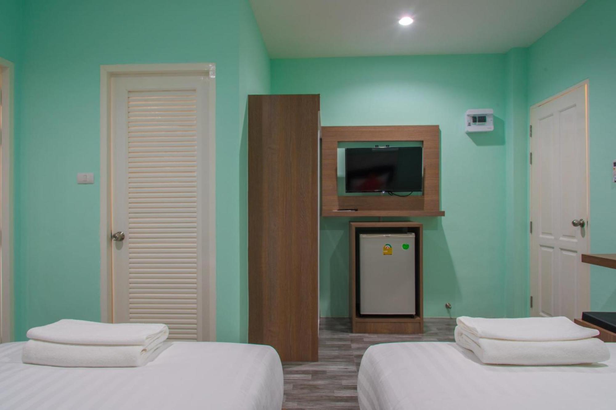 Anatasia Apartment Phuket Buitenkant foto